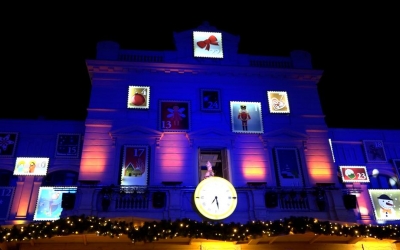 El calendari d'advent de l'Ajuntament obre la seva primera finestreta | Roger Benet